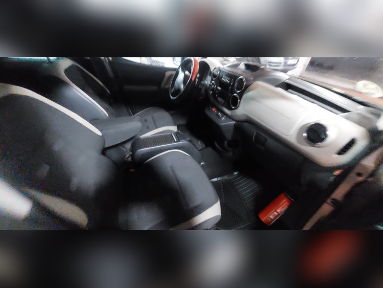 Citroen Berlingo 1.6 92CV foto 5